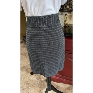 The Limited black and white pencil skirt‎ size 4 cotton blend